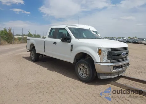 2018 Ford F-250 Xl из США, поврежденный, VIN 1FT7X2B64JEB09105